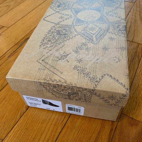 Free People Royale Flat - Picture 4 of 5